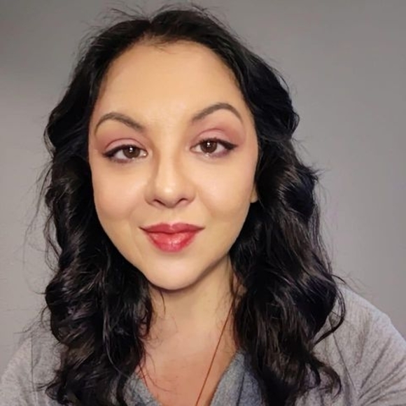 Meet your Posher, Cyn - Picture 1 of 1